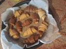 Cornuri bicolore cu dulceata de prune