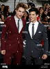 taylor-lautner-and-robert-pattinson-ERMX88