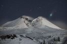 Cometa C2022 E3 (ZTF) deasupra Muntelui Etna