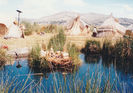 Insule plutitoare pe lacul Titicaca