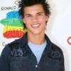 Taylor_Lautner_1240250374_1