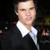 Taylor_Lautner_1241609746_4