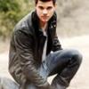 Taylor_Lautner_1250940623_4