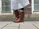 I′ll moṥey on over, but if you ain′t wearing them frog-green bootṥ I