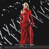 ،27.11 Ꜥℐẹṇṇẹṛ on ²³⳽ep in Paris, France; at the L’Oréal Paris Fashion Show.
