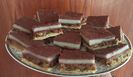Prajitura cu foi fragede, mere coapte, nuca si cacao