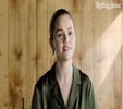 Adele era acolo. Și… celălalt bărbat. Cel pe care îl remarcasem seara trecută, dar al cărui nume