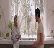 dacă se ferește, dacă face pasul înapoi sau se apropie. „Eu sunt Katherine. Îți recomand