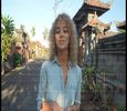 — „Oh, nu! Stai liniștit, nu se pune problema de a mă face să mă simt prost,” se grăbi Renai