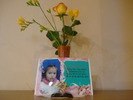 P1010278 buchet de flori si felicitare cu Alexia