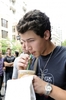 -Nick-getting-Starbucks-in-Toronto-09-11-nick-jonas-8129042-473-712