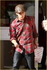 Nick-Jonas-in-out-Burger-nick-jonas-9246147-816-1222