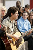 Nick+Jonas+put+impromptu+acoustic+session+jypPbs2WuPhl