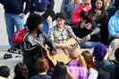 Nick+Jonas+put+impromptu+acoustic+session+ycJnoho1rTxl