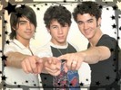 jonas-brothers-the-jonas-brothers-3304572-1024-768