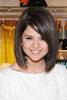 664b06fdddbfc62d_selenafan013