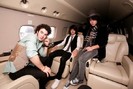 Jonas+Brothers+Arrive+UK+Private+Jet+ozPPKSZLam6l