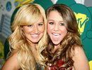 Miley-Ashley-miley-cyrus-and-ashley-tisdale-2648069-725-560