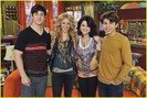 selena-gomez-shakira-wizards-10