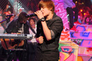 bieber11_muchmusic_122309
