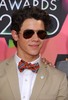 KCA-2010-3-27-nick-jonas-11150503-407-600