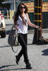 miley-cyrus_COM_TolucaLakeCoffeeBean_6Jan2010_12