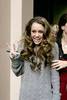 miley-cyrus_dot_com-leavingregisandkelly-nyc2006oct24-006