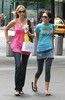 miley-cyrus_com-nyc2007jun19-manhattan-hotel-o002