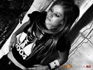 41921f071695fdf0db4aa584dec2c4f2-avril-lavigne_17
