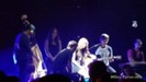 miley-cyrus-auburn-hills-concert-6oct09-1lr