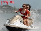 miley-cyrus-liam-hemsworth-jet-ski-2