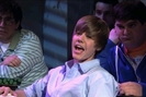 Bieber-On-SNL-4-10-10-justin-bieber-11463688-480-320