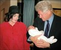 Blanket in bratele lui Bill Clinton