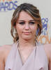 miley-cyrus_COM-mtvmovieawards-2009may31-0093[1]