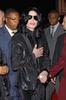 michael-jackson-2006-world-music-awards-arrivals-0VrZz3