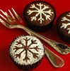 snowflake_stencil_cupcakes