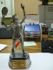 trofeul meu pe birou