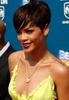 Rihanna_1231372297_4