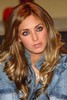 anahi_2-200x300
