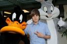 Candids-2010-May-8th-Six-Flags-Magic-Mountain-Credit-Justin-B-Org-justin-bieber-12091016-399-264