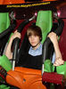 Candids-2010-May-8th-Six-Flags-Magic-Mountain-Credit-Justin-B-Org-justin-bieber-12091124-296-400