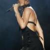 Rihanna_1231372707_4