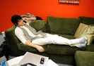 90078_adam-lambert-relaxes-backstage-on-the-american-idol-season-8-top-8-performance-show-on-april-7