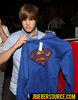 JUSTIN-BIEBER-AT-SIX-FLAGS-MAGIC-MOUNTAIN-justin-bieber-12512387-312-399