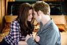 robert-pattinson-kristen-stewart-edward-and-bella-sensual-eclipse
