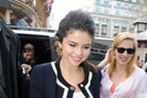 Selena stays busy F3lf9F5LfCom