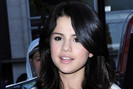 Selena Gomez arrives Radio 1 interview 5 19 OuL8na8kg2gm