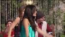 vanessa-hudgens_NET-disneychristmasparade2007-0113