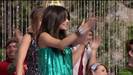 vanessa-hudgens_NET-disneychristmasparade2007-0116