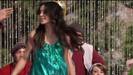 vanessa-hudgens_NET-disneychristmasparade2007-0126